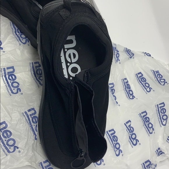 N.E.O.S performance overshoe. Small, black, new - Picture 8 of 13